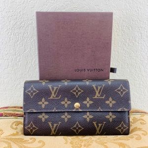 ‼️SOLD‼️Authentic Louis Vuitton Sarah Wallet